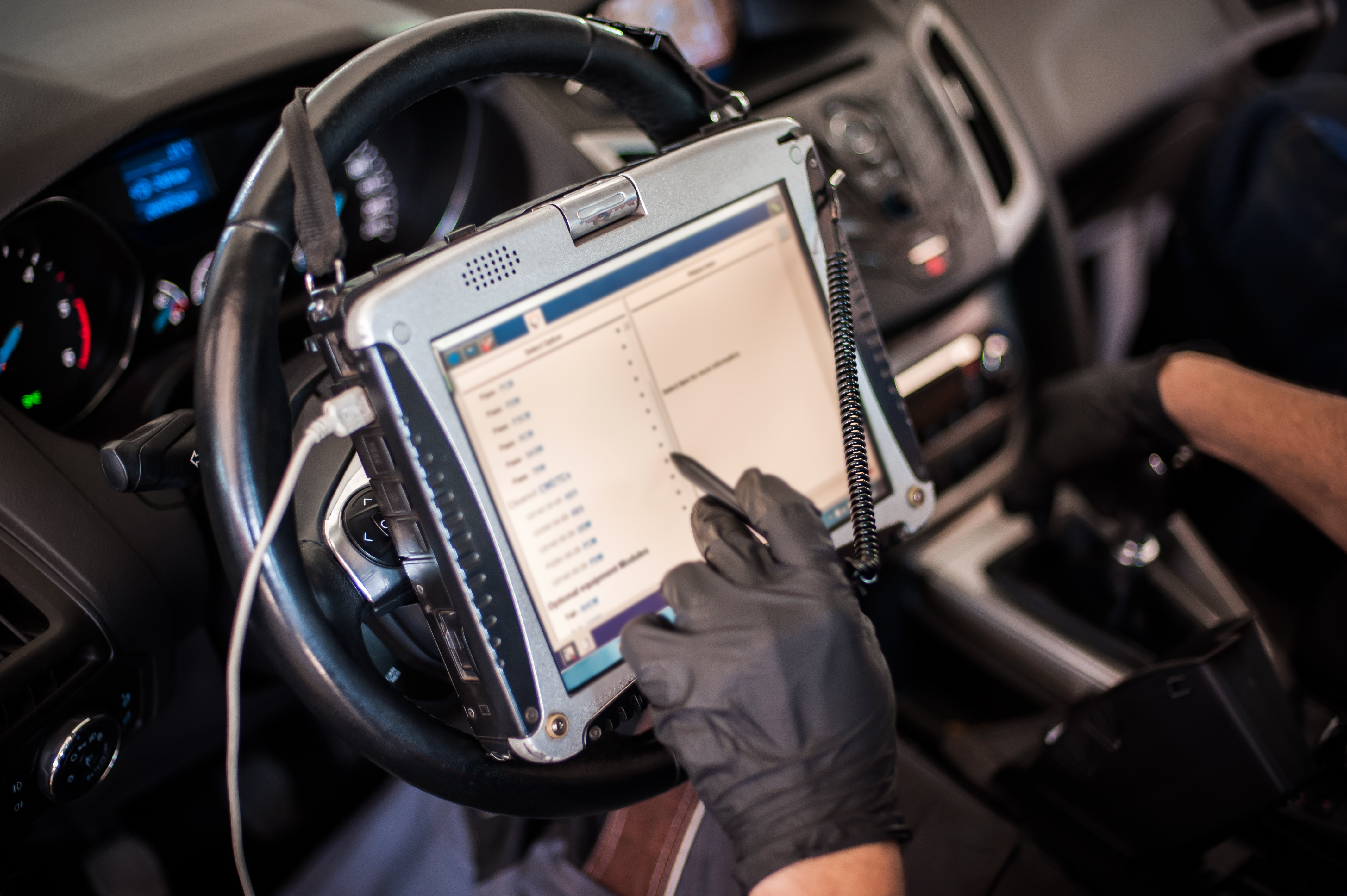 Diagnostics tablet used for gearbox tuning